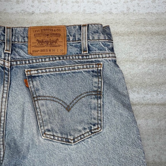 Vintage Orange Tab Levis Jeans 550 Relaxed Fit Tapered Leg Light Wash 90s - Picture 3 of 6